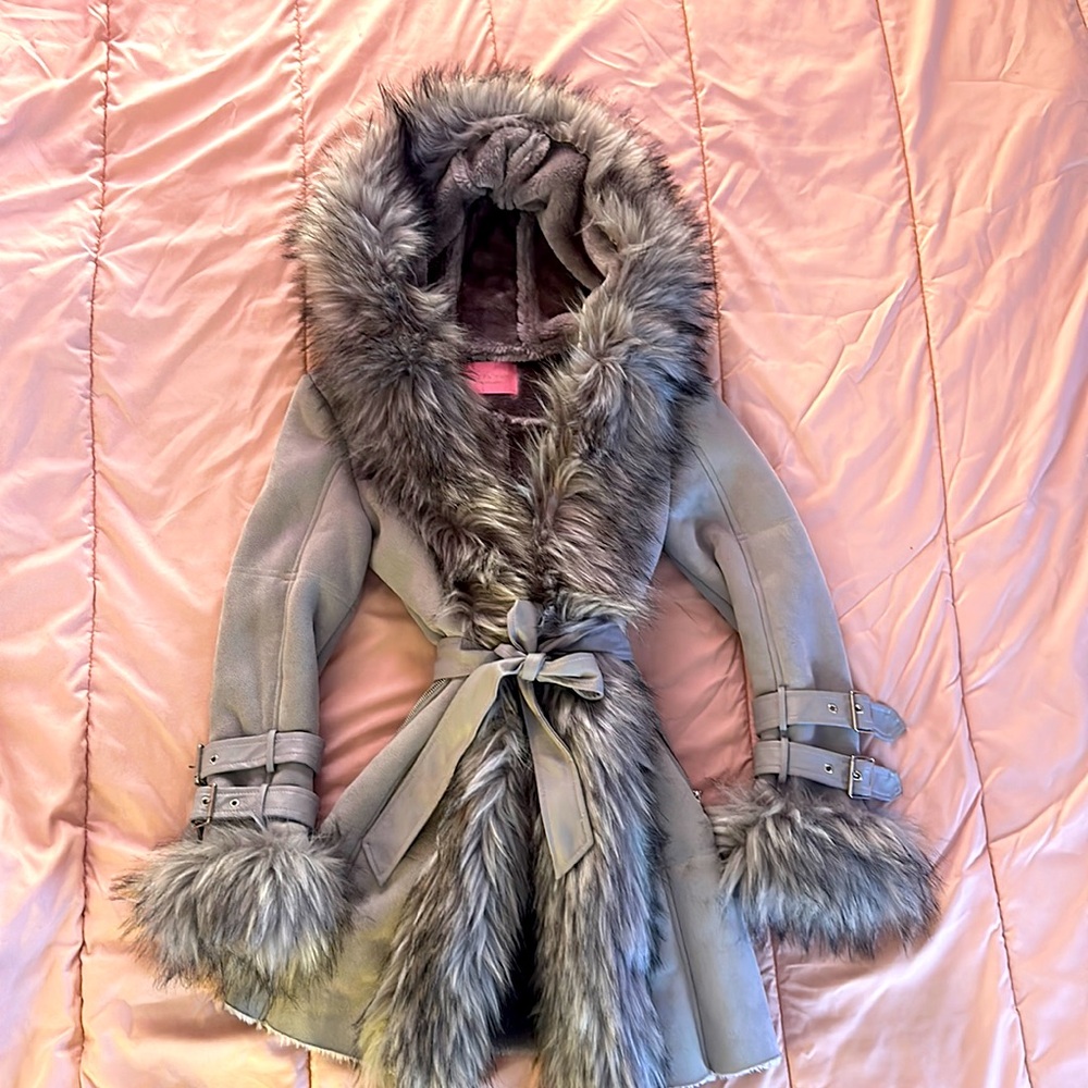 Azalea Wang gray fuzzy fur coat.